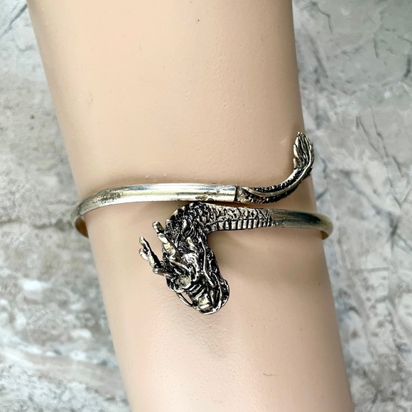 Dragon Arm Cuff - Picture 3 of 5